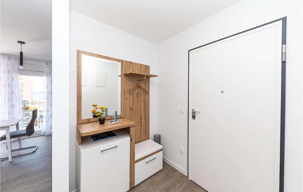 Cozy Apartment In Kastel Kambelovac With Wifi Kaštela 크로아티아