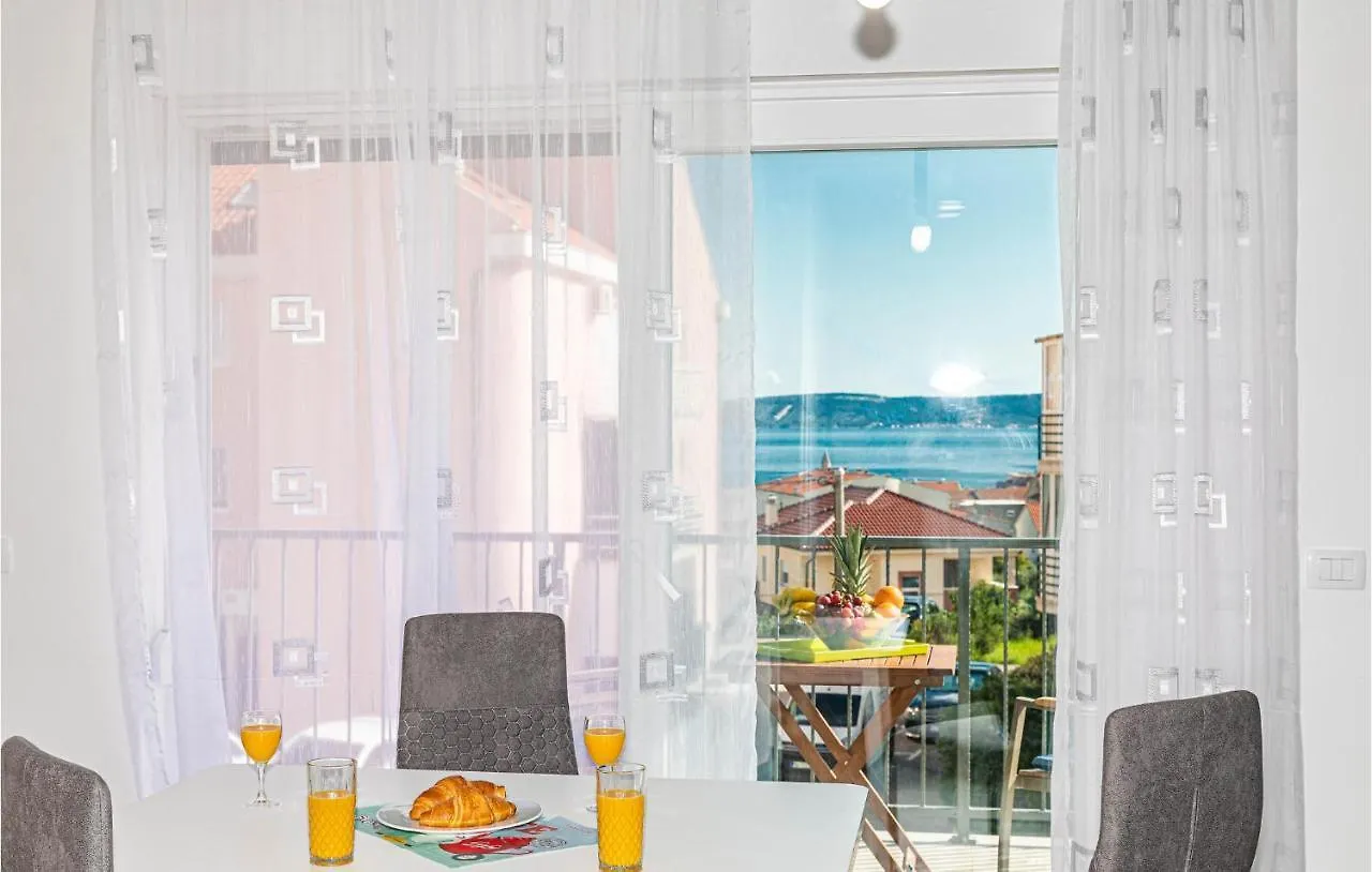 Cozy Apartment In Kastel Kambelovac With Wifi Kaštela 크로아티아